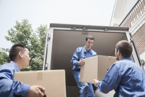 Commercial packing and unpacking support for a Cranford business move